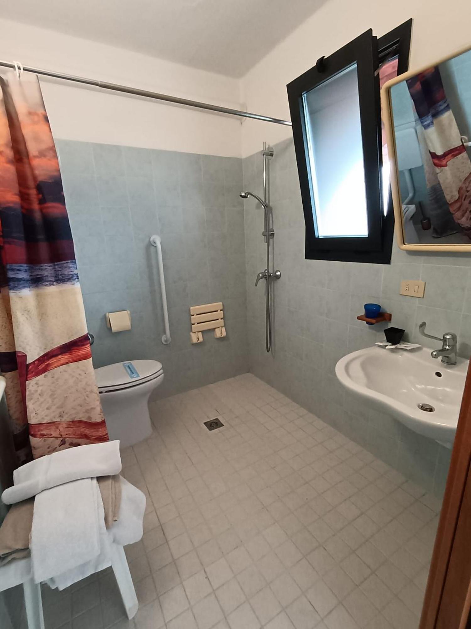 מלון Brussa 340 מראה חיצוני תמונה